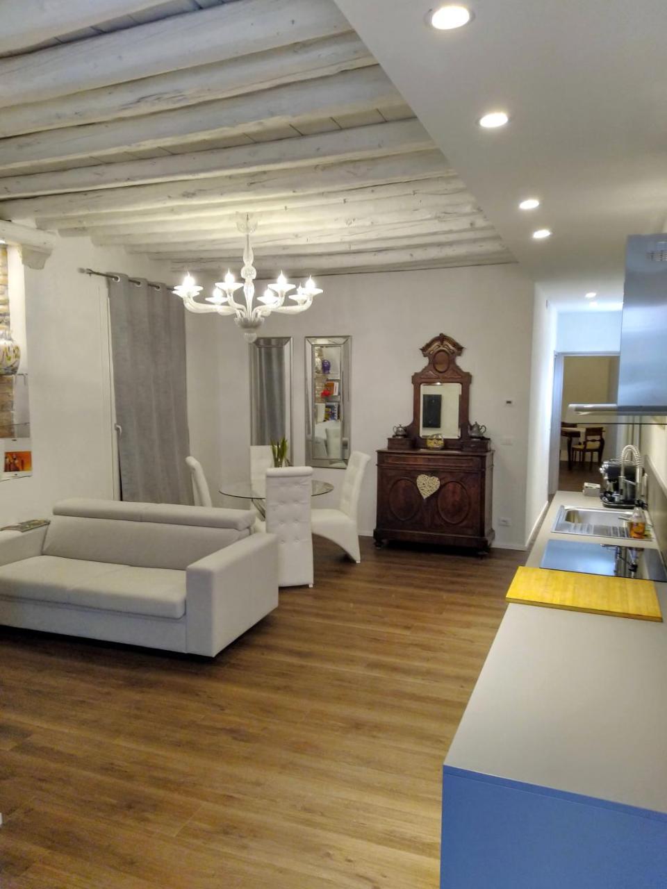 Sara S Luxury Home Five Minutes From Piazza San Marco 1