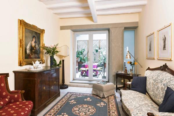 Via Dei Fossi Apartment