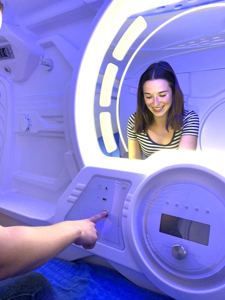 Space Night Capsule Hostel 2