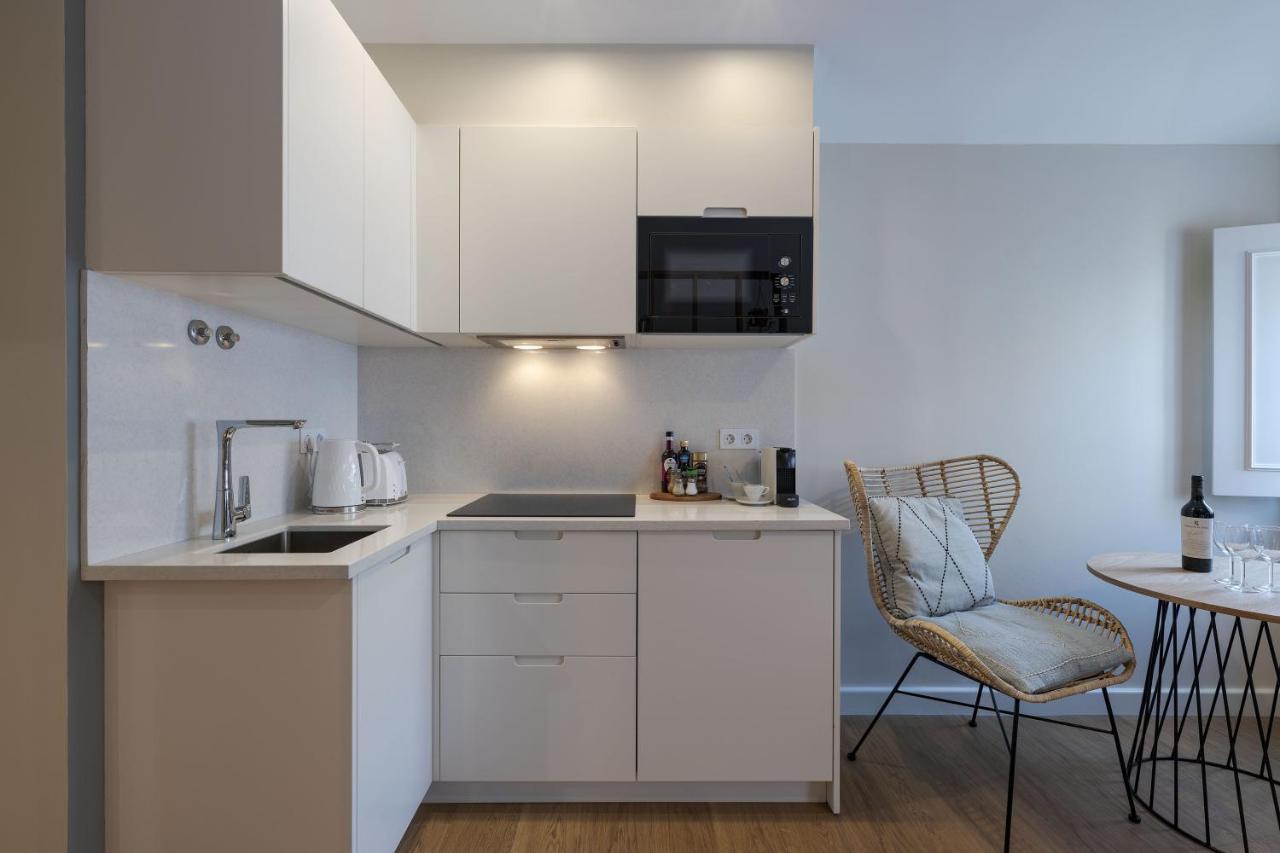 Peixeira Studios And Apartments 2