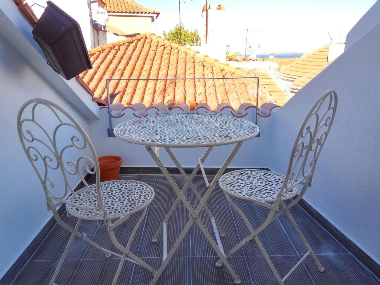 Alfama Terrace 1