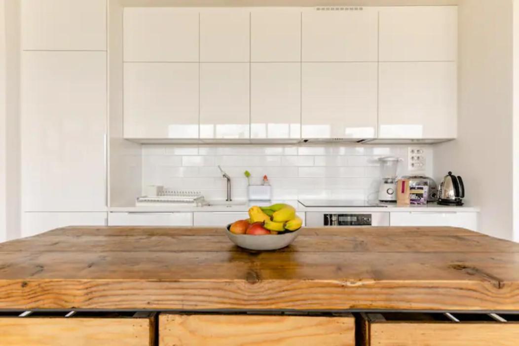 Designer Apartment with a Stunning View of London 1