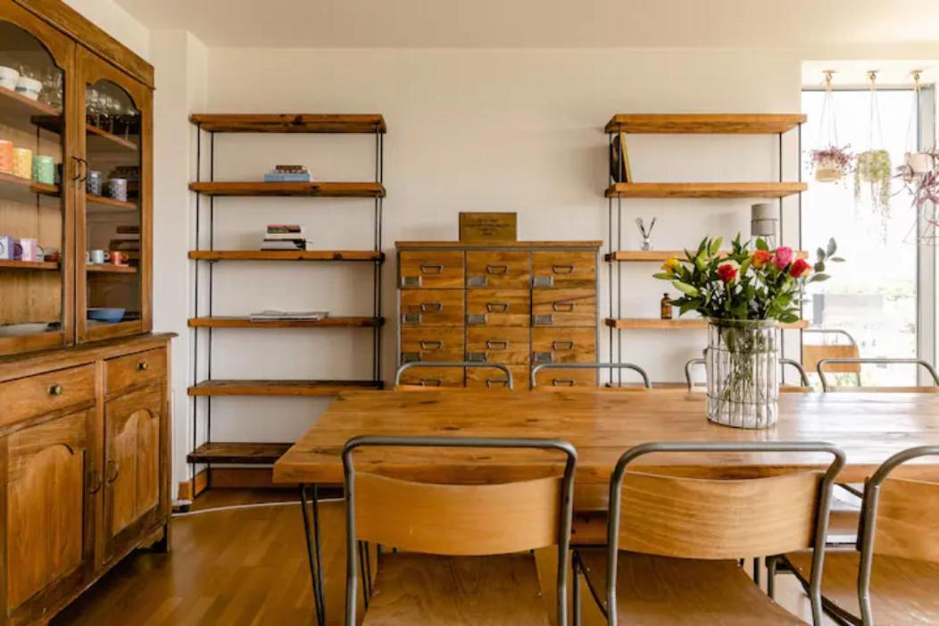 Designer Apartment with a Stunning View of London 2