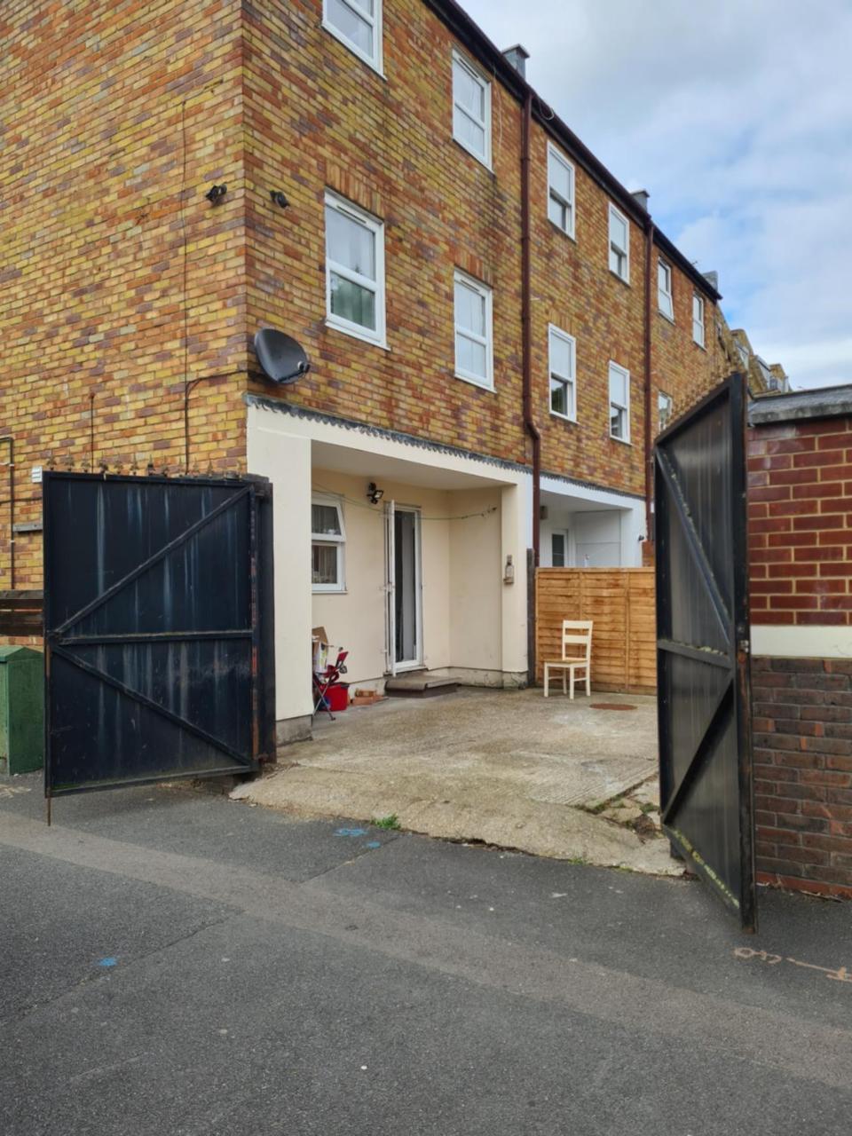 Lovely 4 Bedroom House 2