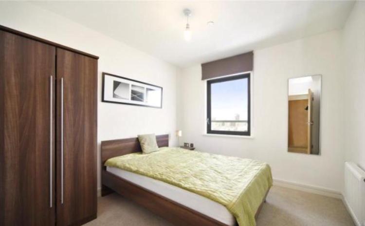 Canal View Room Near Canary Wharf