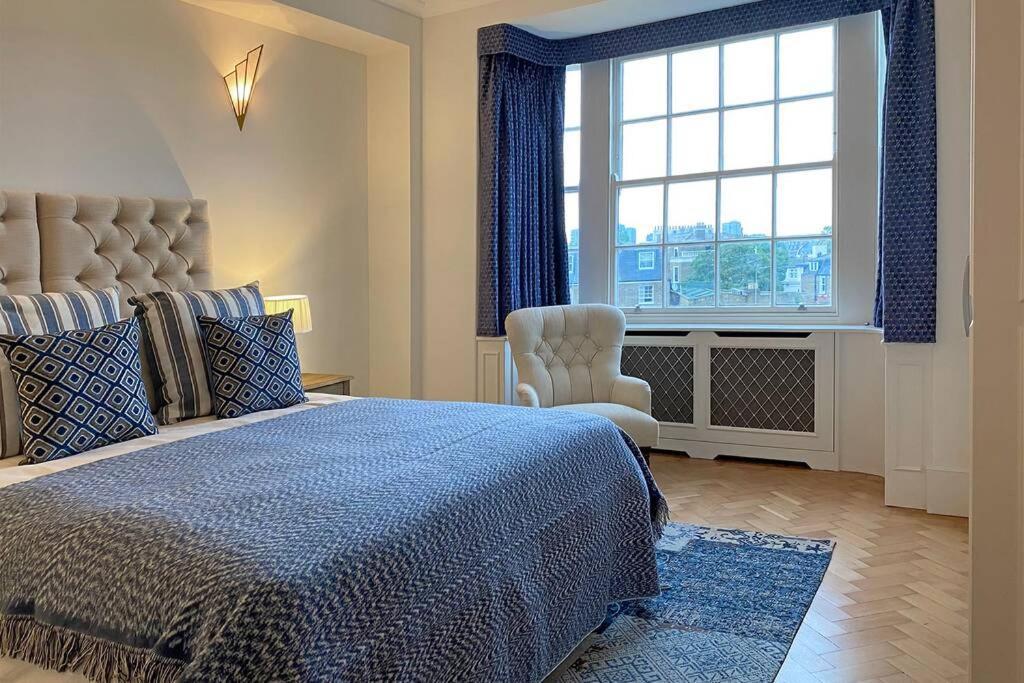 Chic, Newly Refurbished Flat in Great Location
