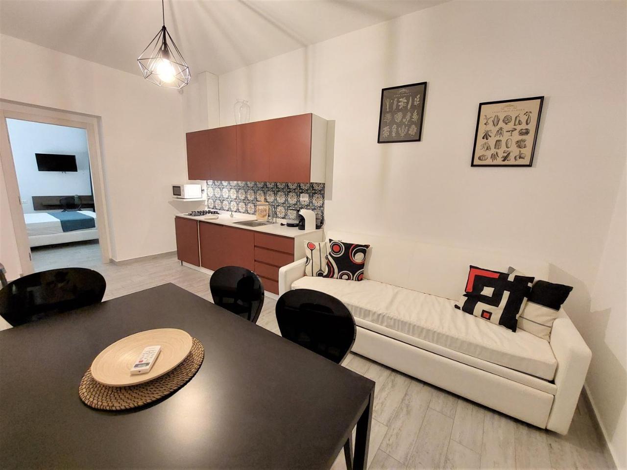 Leone Suite Apartments 1
