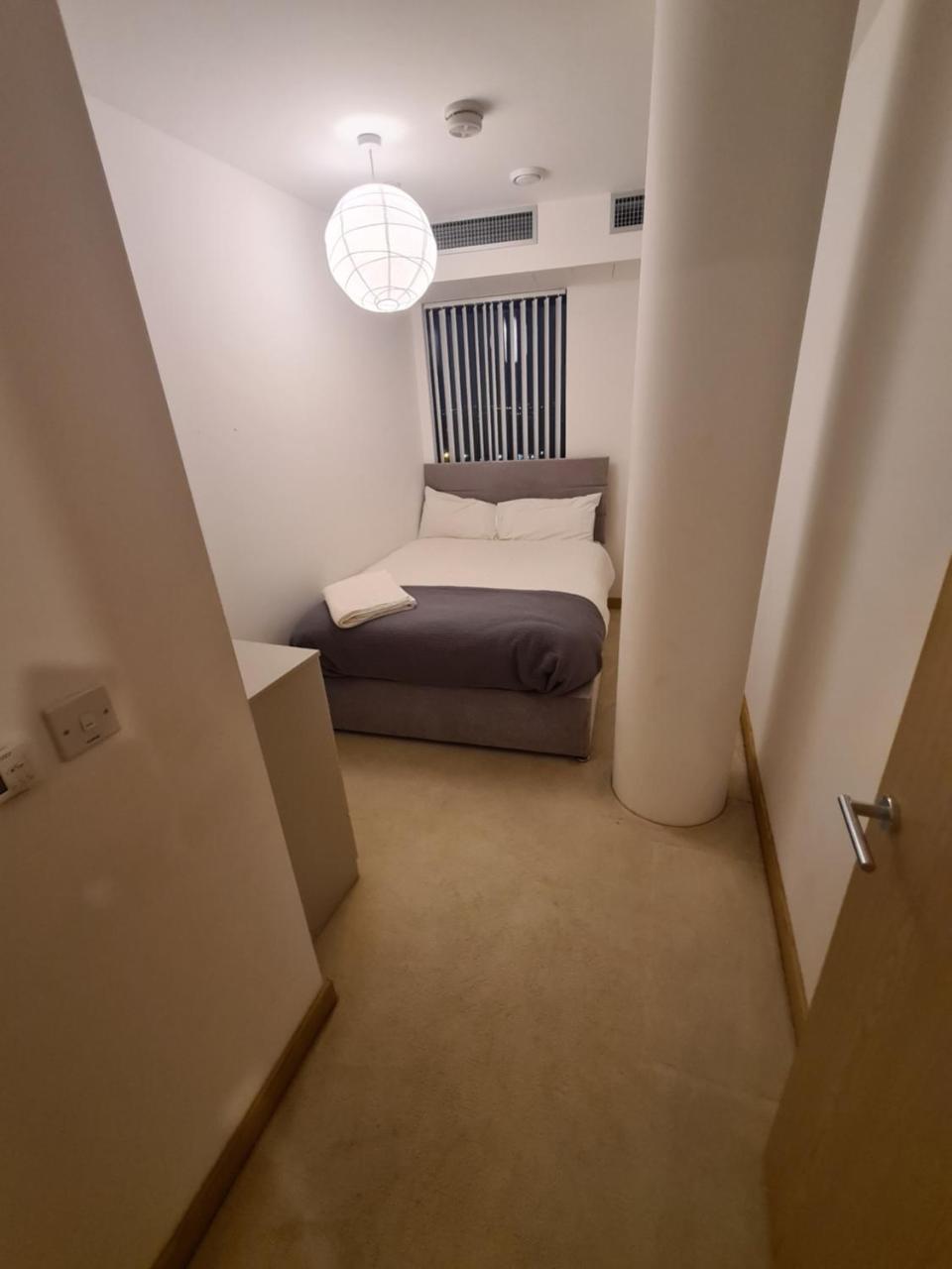 3 Bed Riverside Apartment with Parking 1