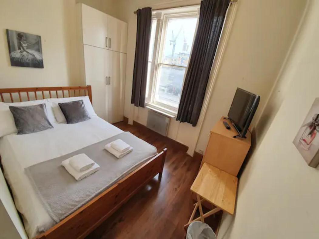 2 Bed Apartment - Barbican, City of London