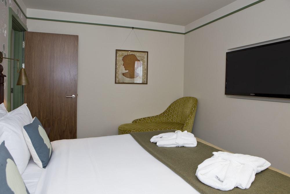 The Morton Hotel 1