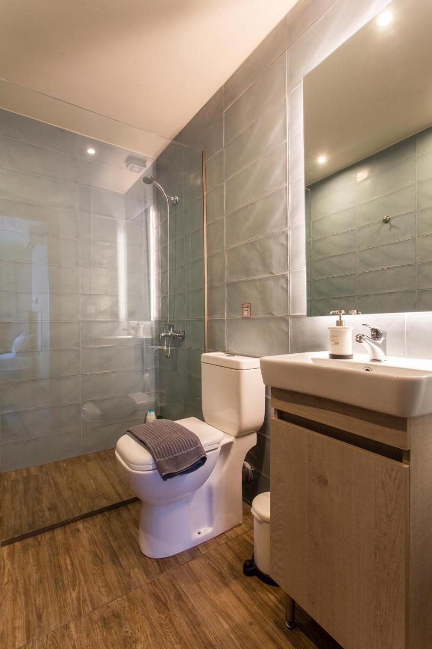 Leone Suites 1