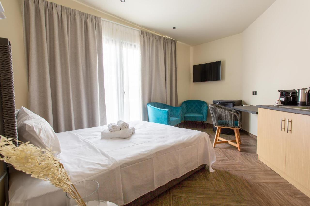 Leone Suites 2