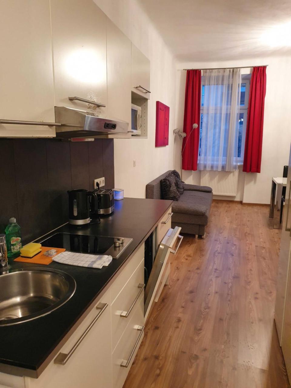 Vibrant Red Apartment I Contactless Check-In