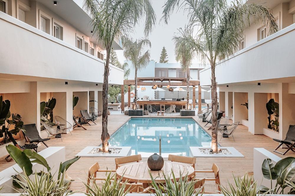 Sentido More Meni Residence & Suites