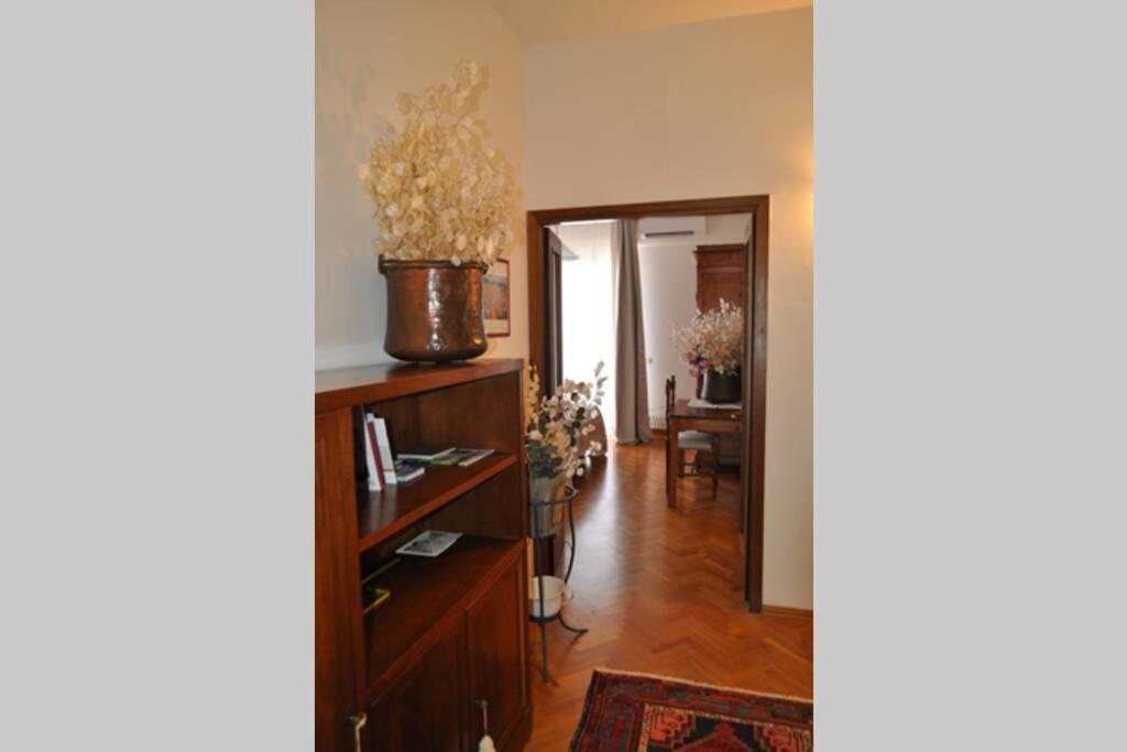 Large & Quiet 4 Bedrooms 2 Baths Free Parking - 20 Min To Centre 2