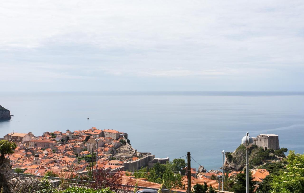 Charming View Old Town Ap, with Free Parking 1