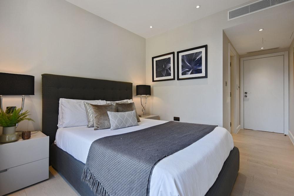 Vauxhall Bridge Road by Q Apartments 2