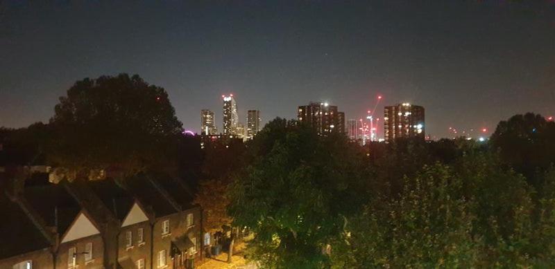 Private Rooms in a 5 Bed Flat Near Elephant & Castle - Zone 2