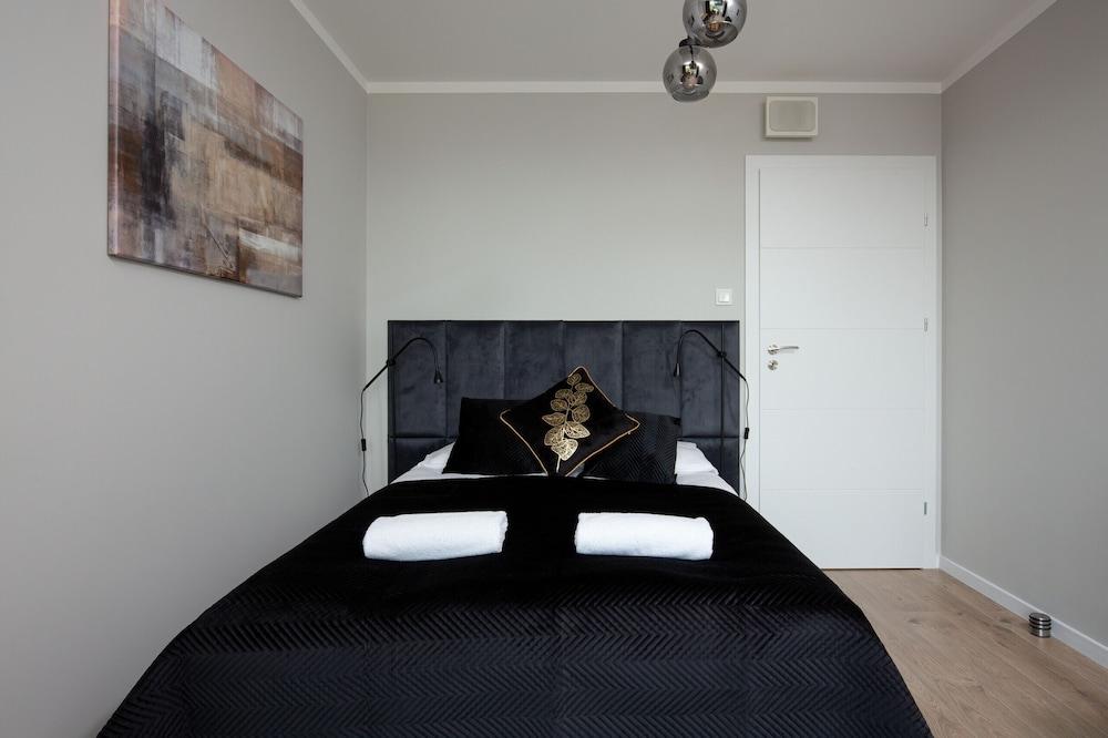 Apartment Kokoryczki Warsaw by Renters