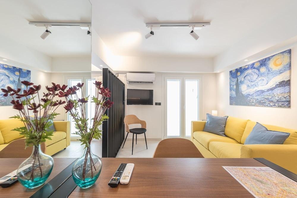 Phaedon, the Terrace Suite Near Acropolis by Cloudkeys