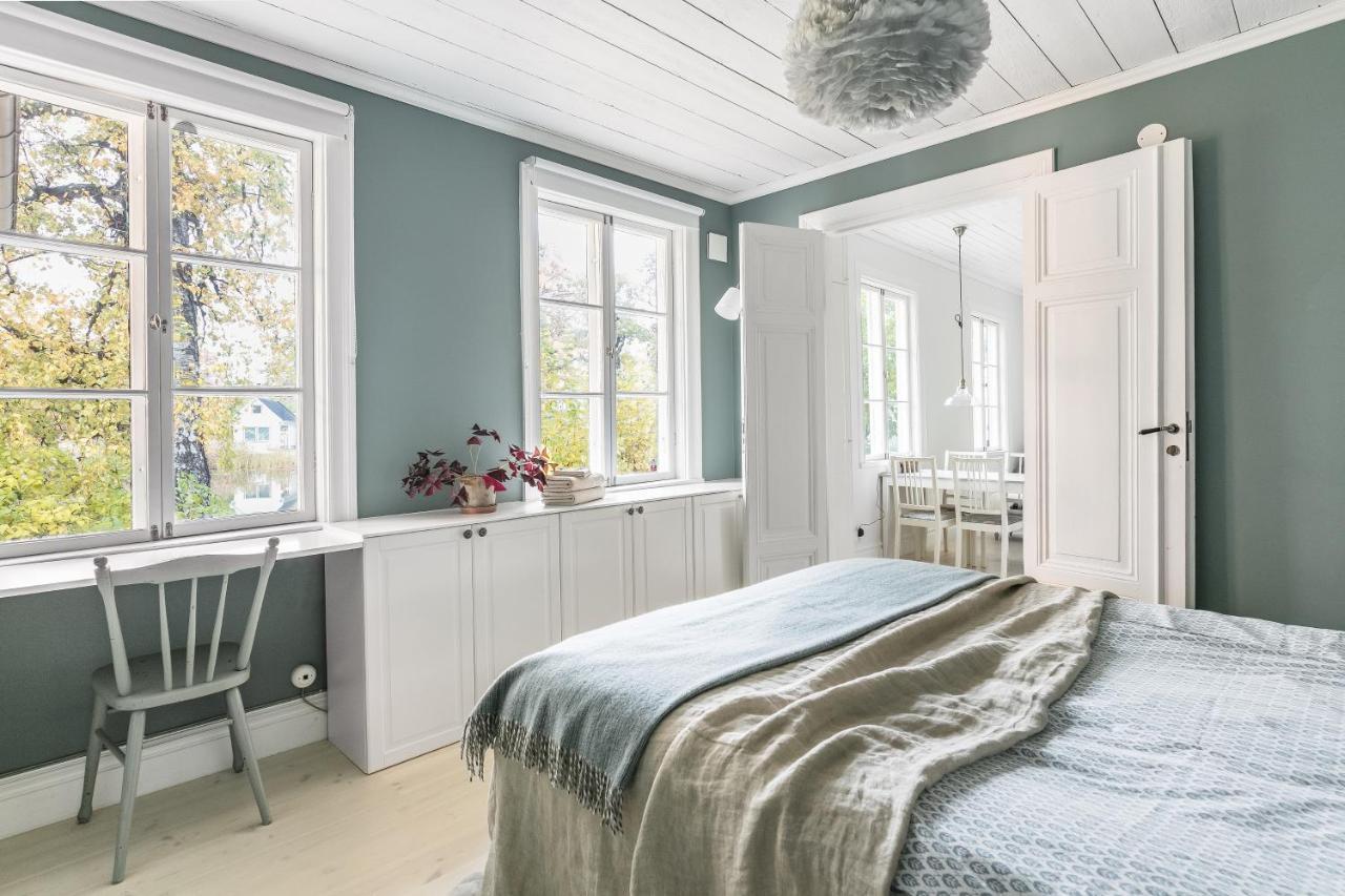 Peaceful, Picturesque Lake & Forest Retreat 2