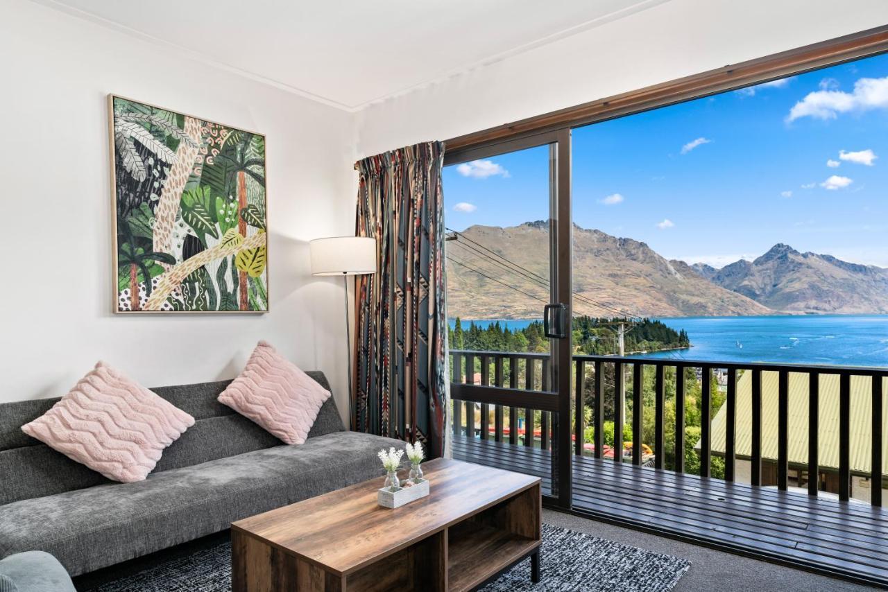 Town Centre Location with Stunning View - Unit 8