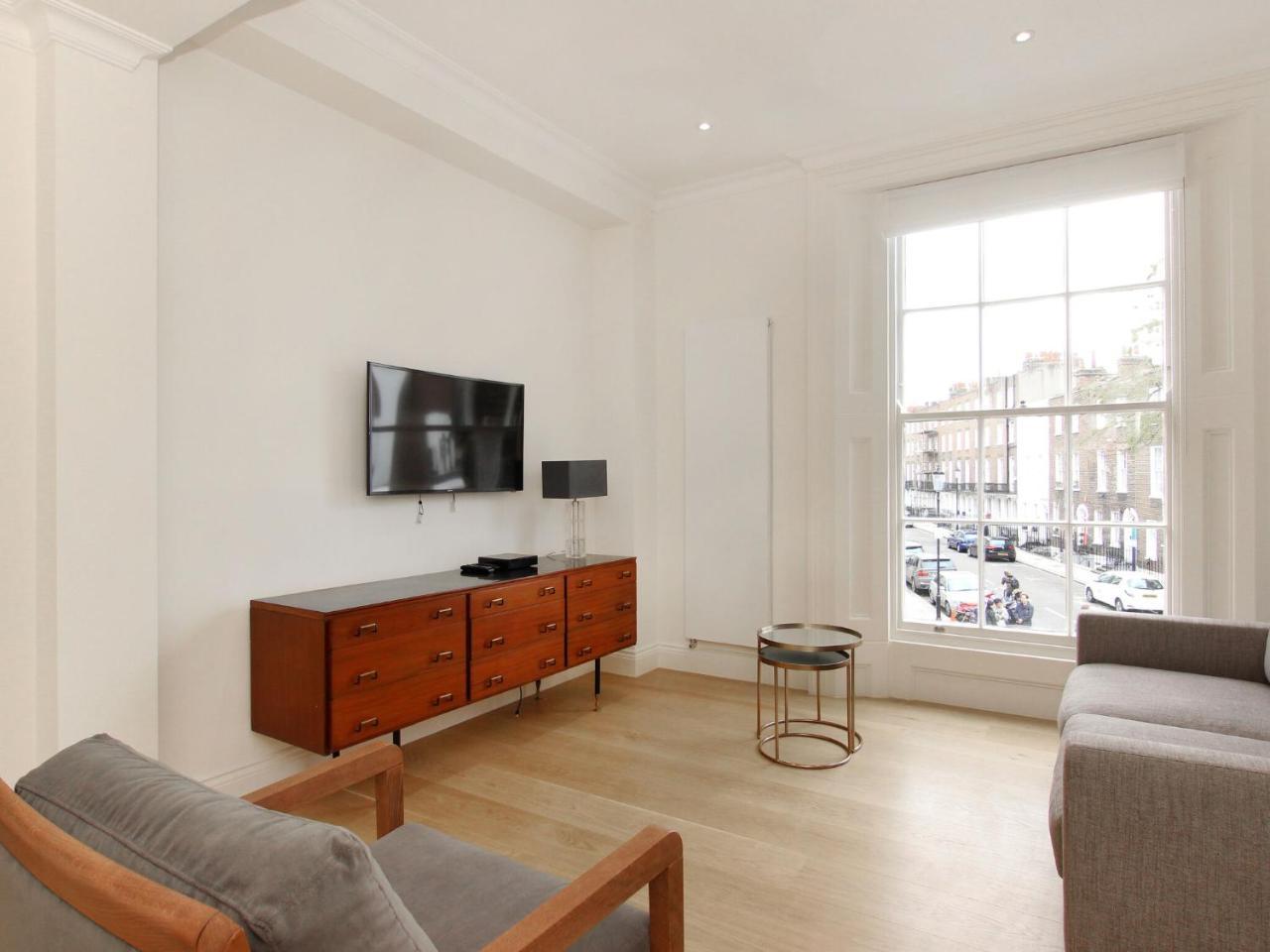 Lovely Apartment in London Near Markham Square 1