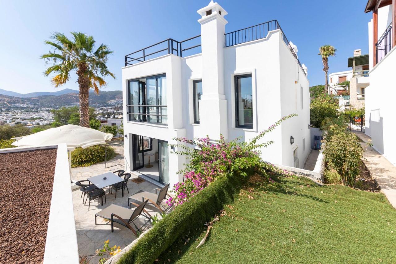 Modern Villa with Garden And Terrace Near Beach in the Heart of Bodrum