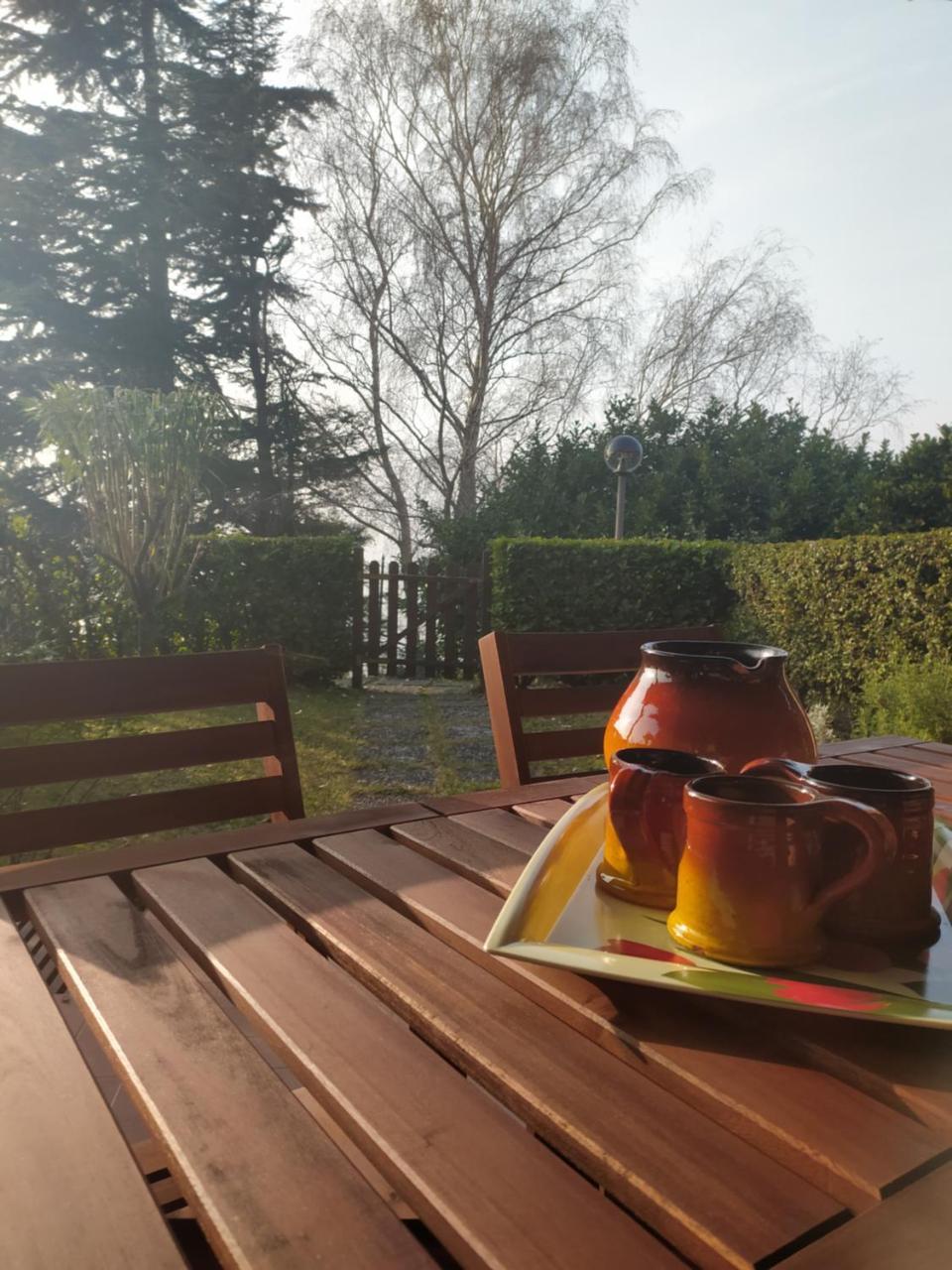Lallas Home with Garden And Lake View 2