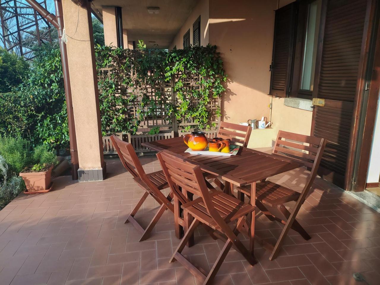 Lallas Home with Garden And Lake View 1