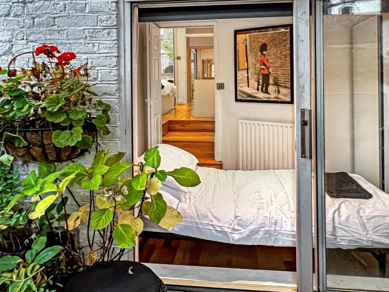 The Chelsea Kensington 159 Apartment 2