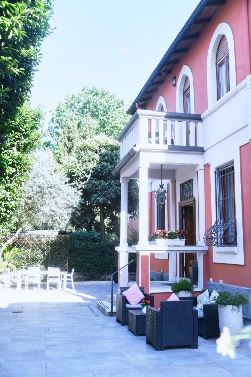La Villa Bed & Breakfast
