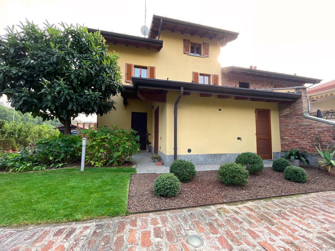 Entire Accommodation with Private Garden Near Milan And Lake Como - Free Parking - Family Friendly