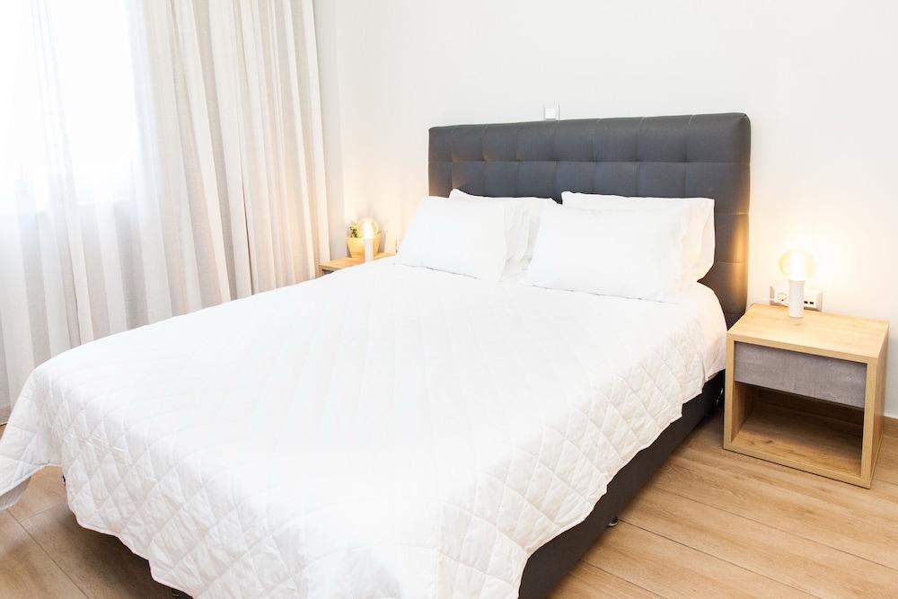 Contemporary Chic in Central Athens