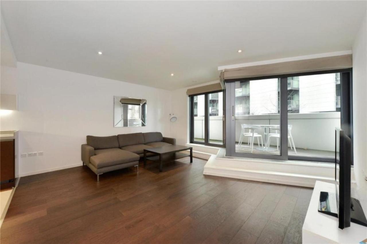 Modern Apartment in the Greenwich Area London Uk