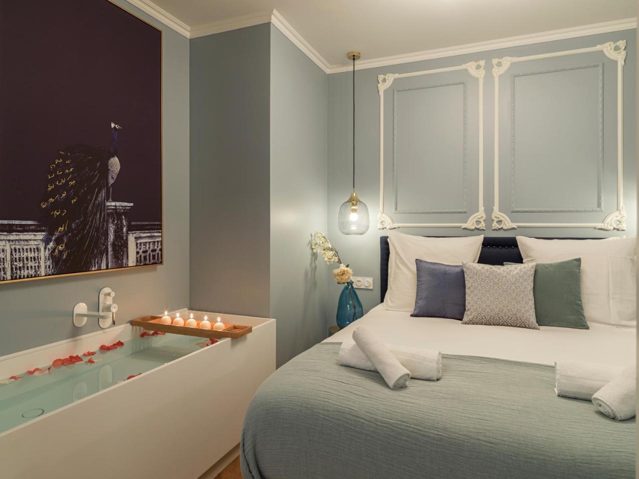 The Pompadour Suite