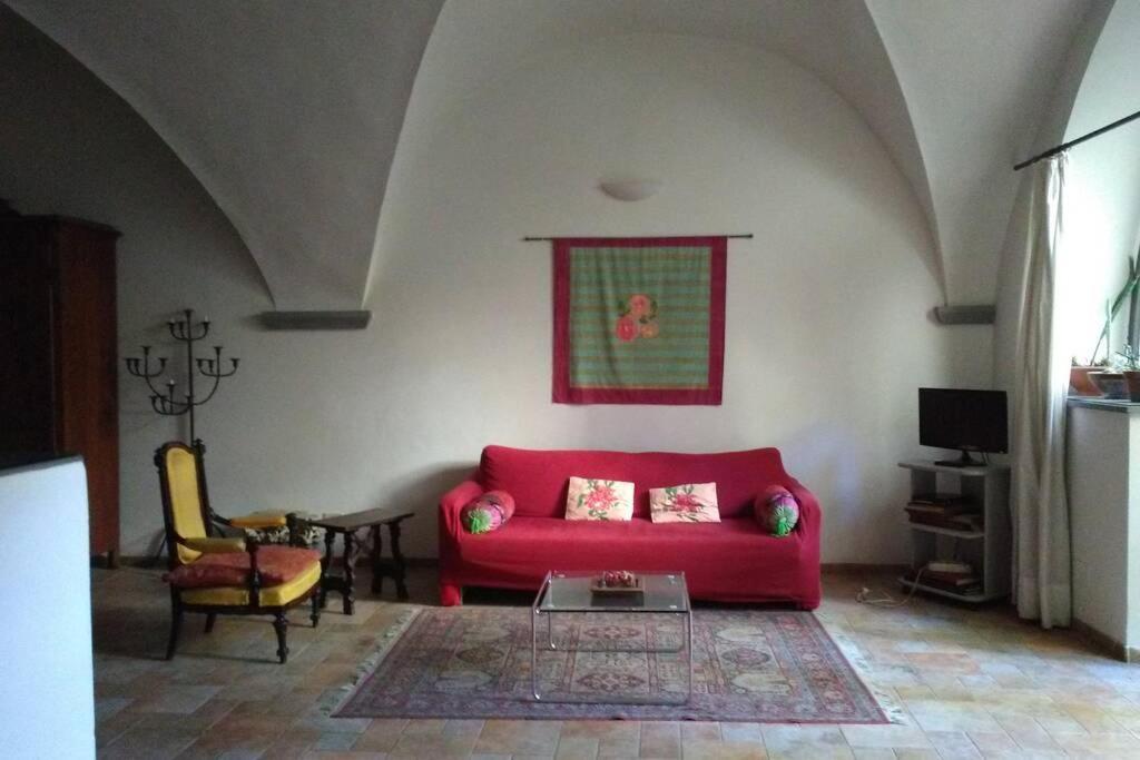 Characteristic Apartment in the Center of Florence 1