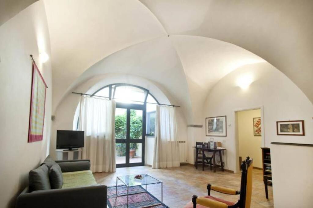 Characteristic Apartment in the Center of Florence