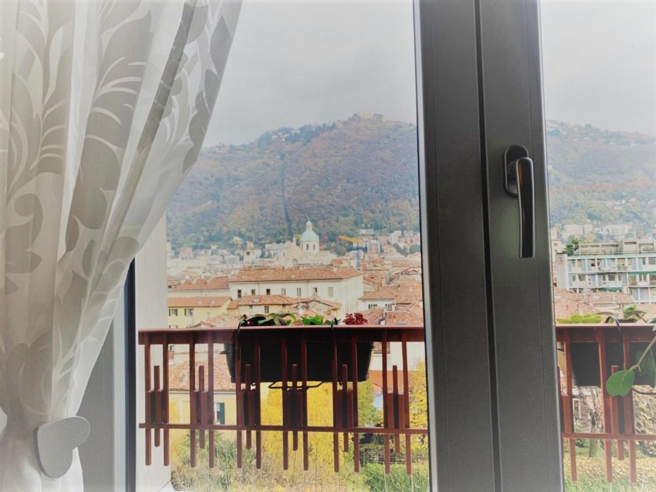 Maison 53 Incantevole Appartamento Vista Cattedrale di Como