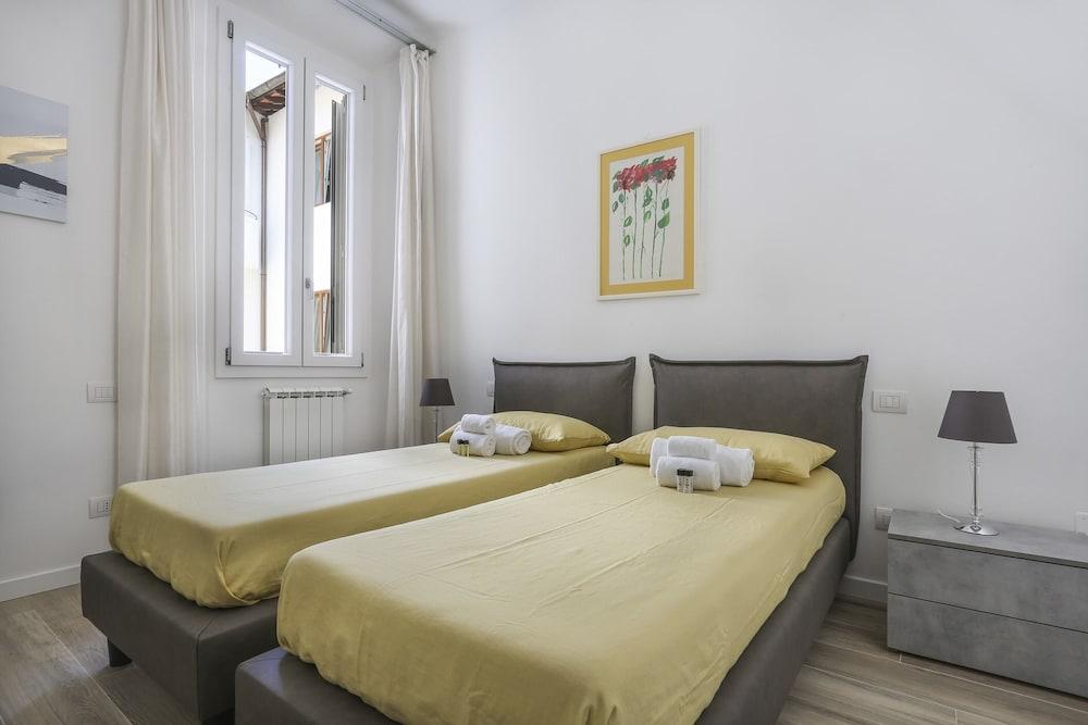 Florence Apartment - Hosted by Sweetstay 2
