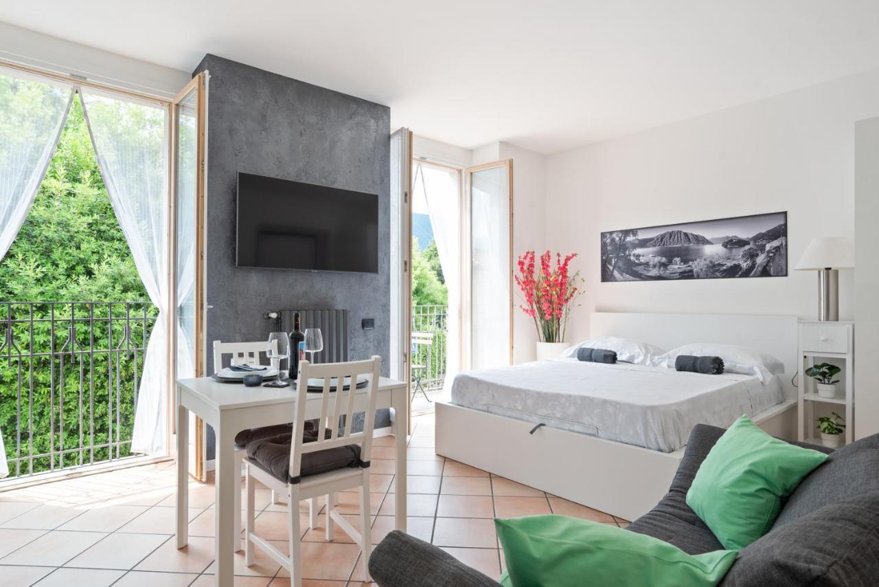 Lake Como Studio with Balcony And Private Parking 1