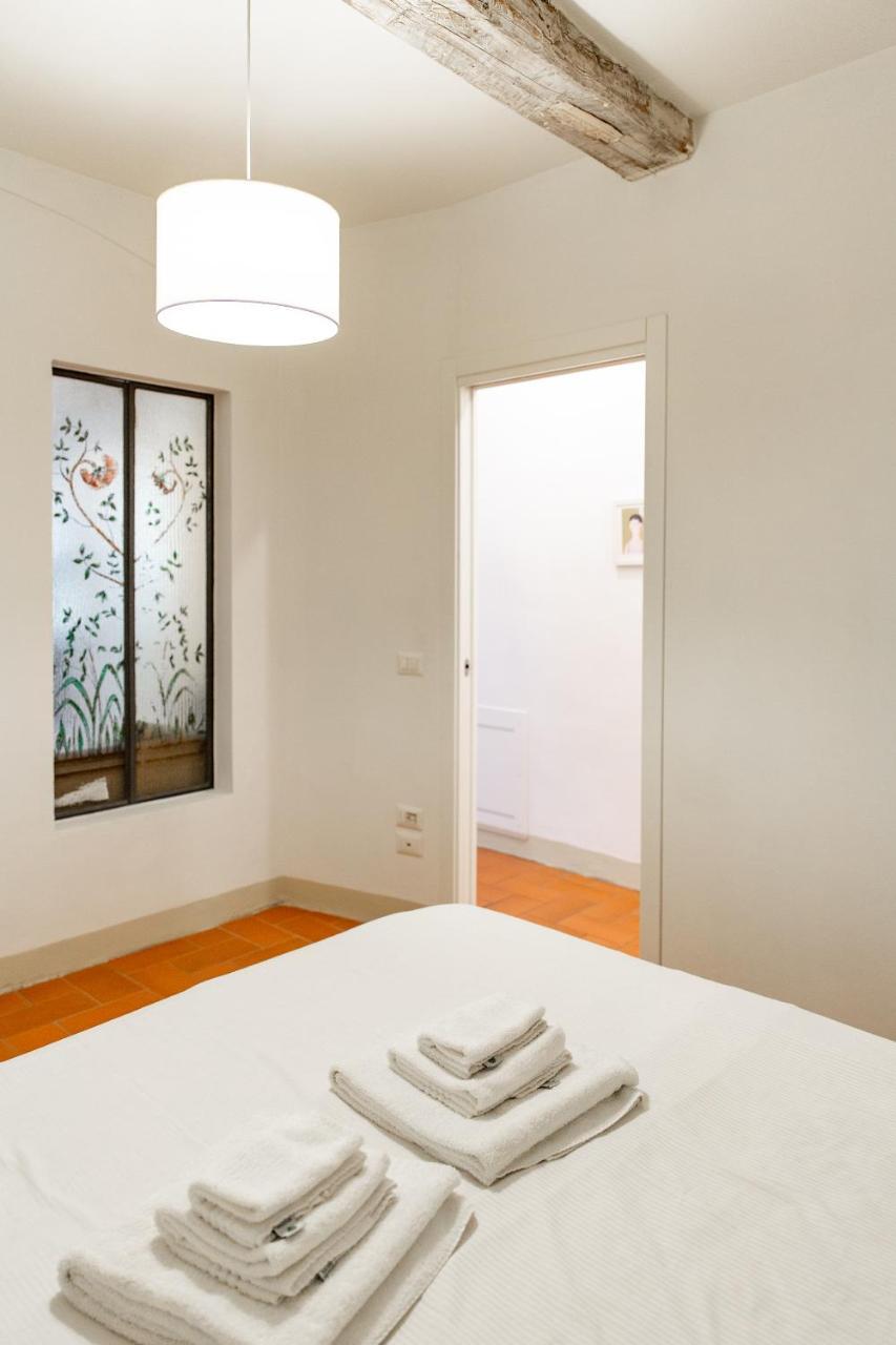 Graceful Apartment in the Heart of Florence 1