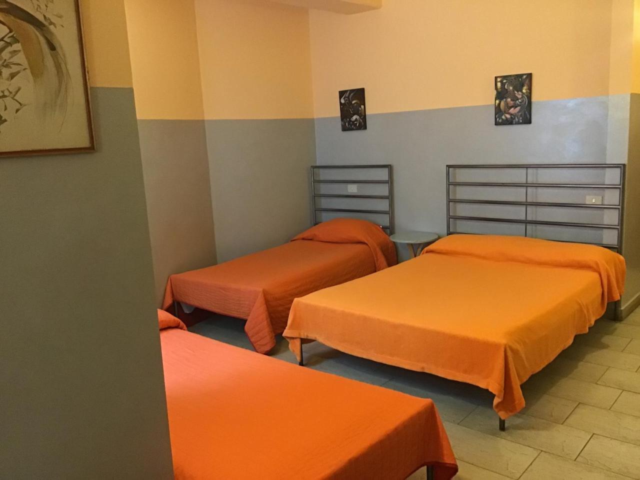 Random Studio at Our Choice Located in Palazzo Rosselli 55