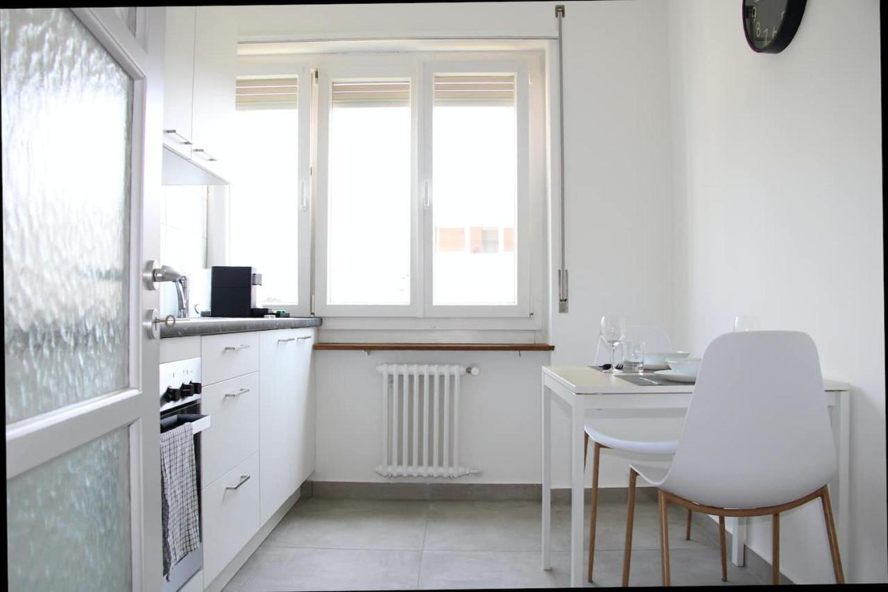 New & Modern Apartment with Beautiful Lake View! 2