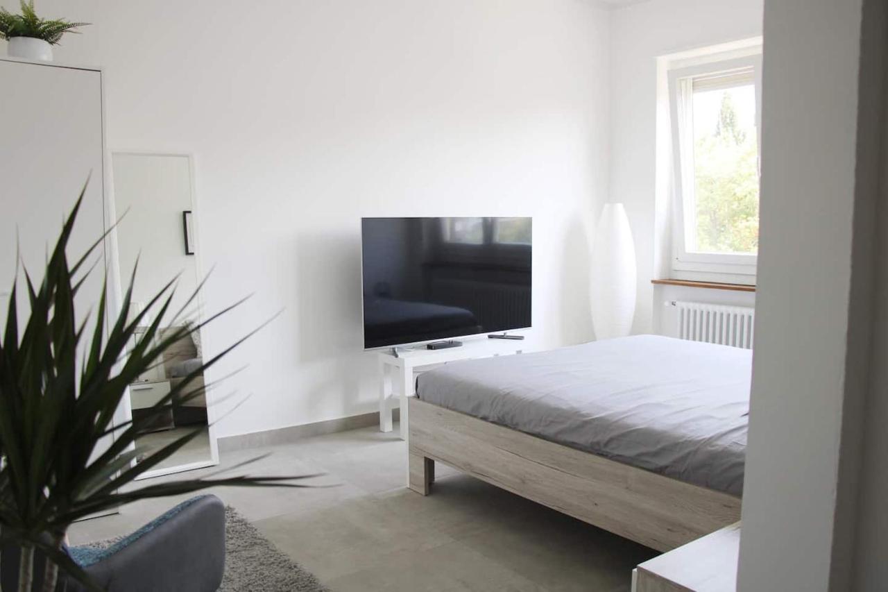 New & Modern Apartment with Beautiful Lake View! 1