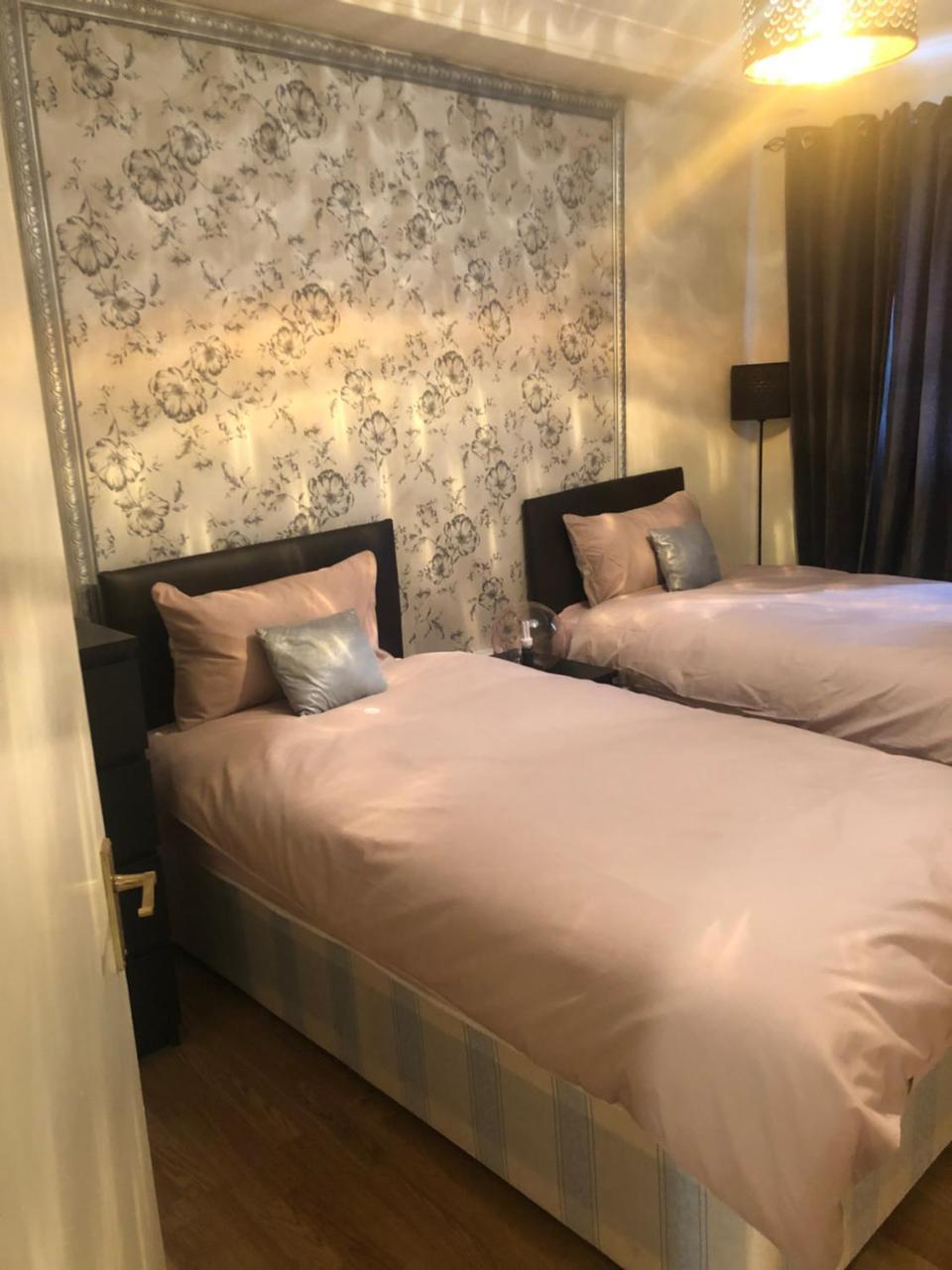 Beautiful 2 Bedrooms Opposite Hyde Park 1