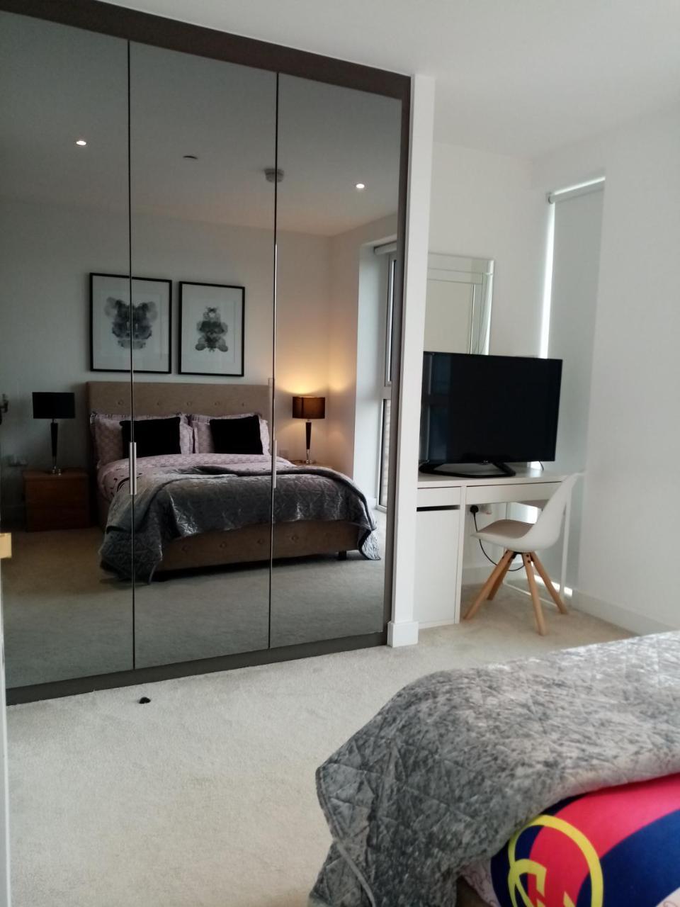 Penthouse King Ensuite Bedroom 2