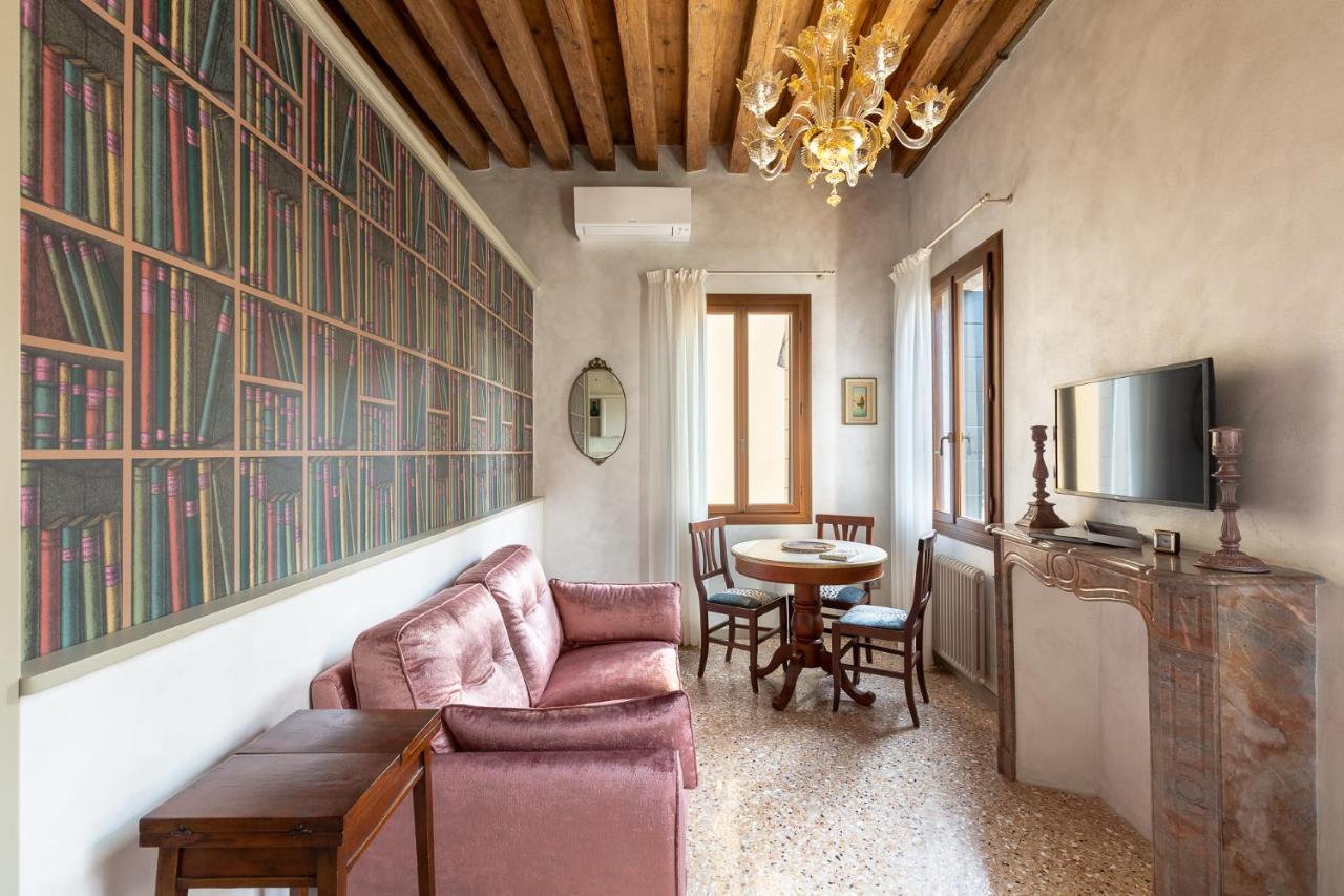Ca' Cappello Venice Apartment 1 with Canal View