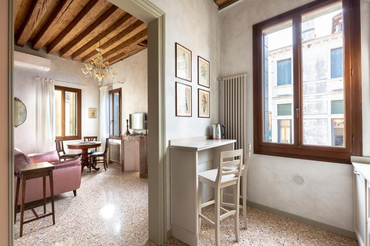 Ca' Cappello Venice Apartment 1 with Canal View 2