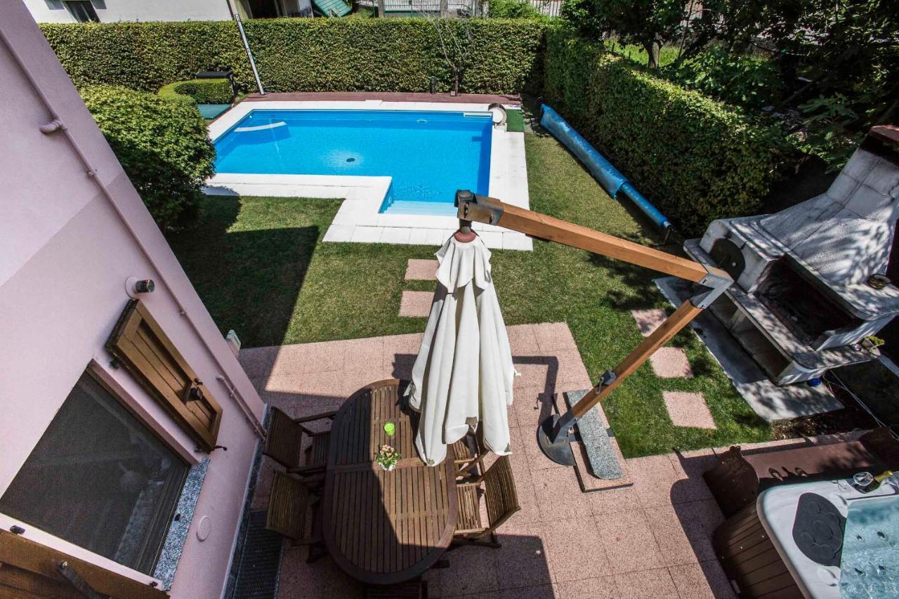 Jane E Jolie Holiday Home Private Swimming Pool 1